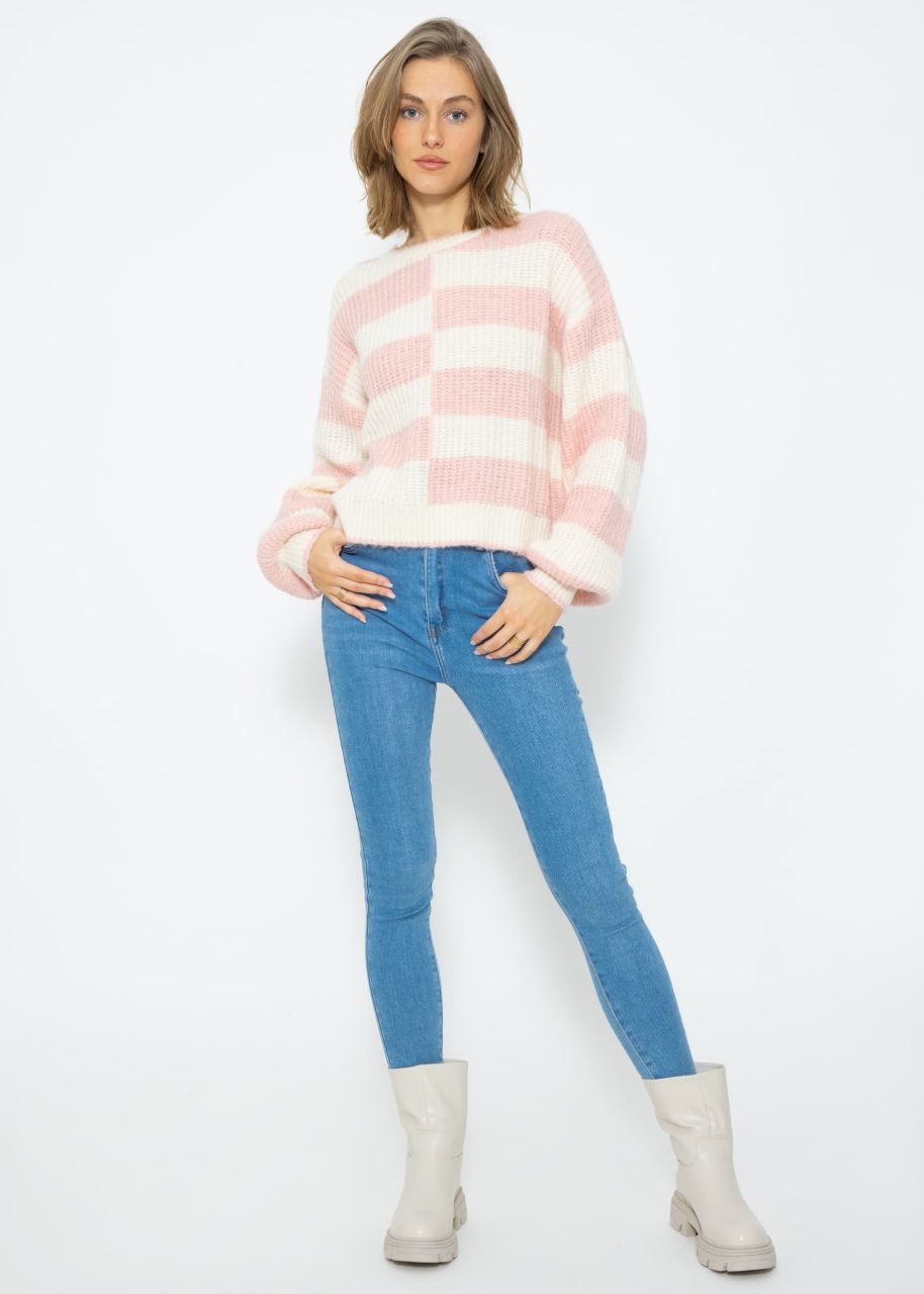 Flauschiger Pullover mit versetzten Blockstreifen - rosa-offwhite