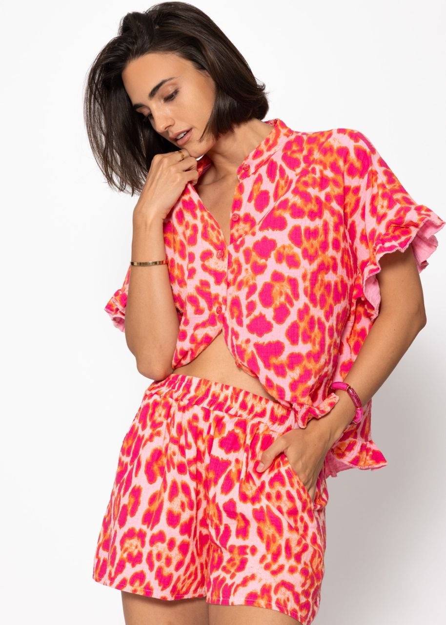 Musselin Bluse in Leo-Print mit Rüschensaum - pink