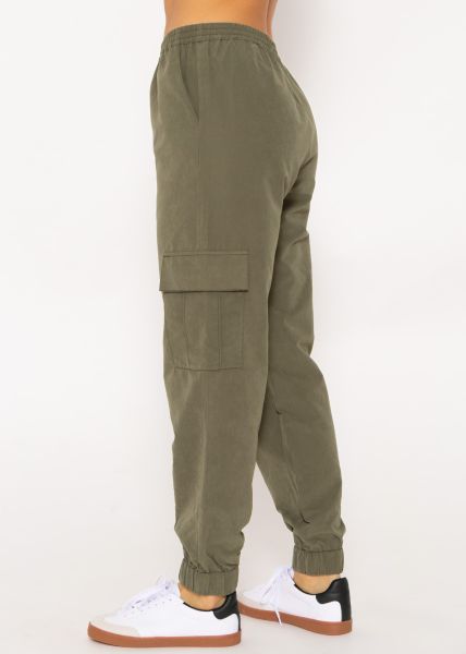 Hose mit aufgesetzten Taschen - khaki