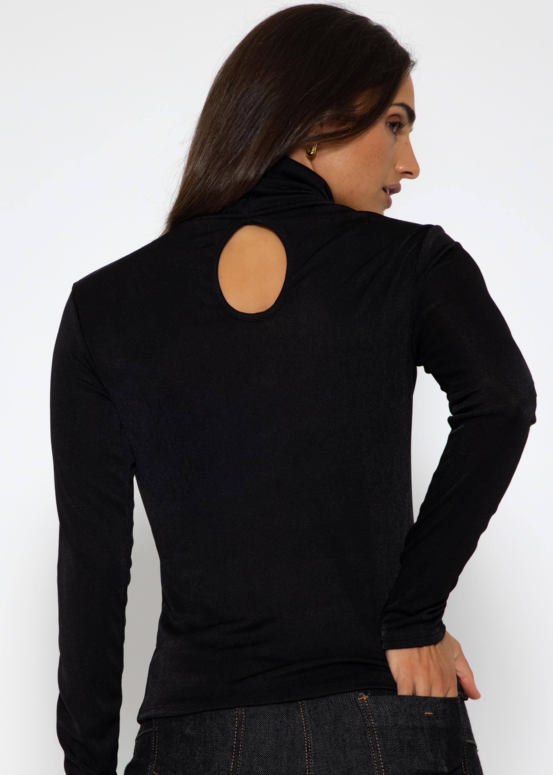 Fließendes Langarmshirt mit Rollkragen und Rückenausschnitt - schwarz |  Langarm | Bekleidung | SALE % | SASSYCLASSY