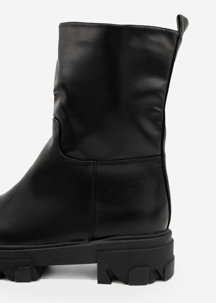 Plateau Boots mit grober Sohle, schwarz