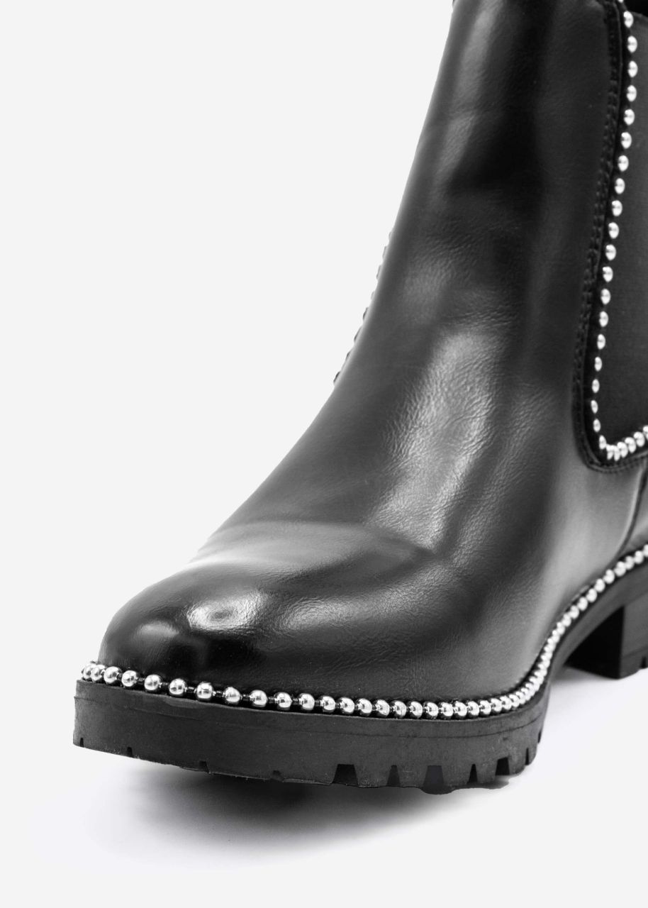 Chelsea-Boots mit kleinen Kugelnieten, schwarz