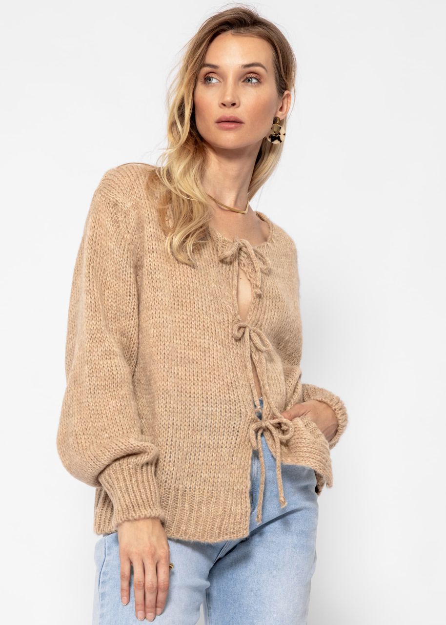 Strickjacke mit Schleifenverschluss - beige