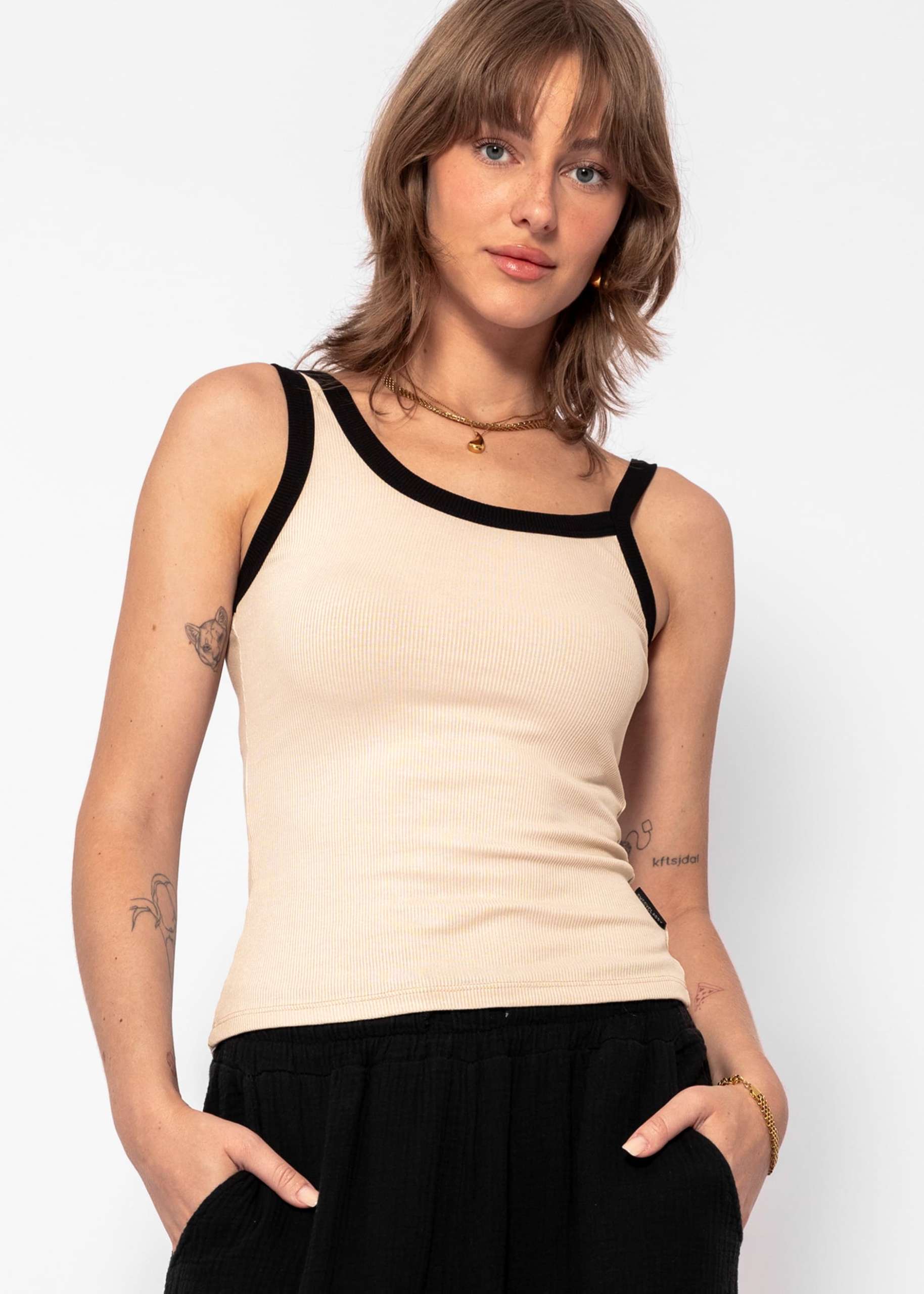 Asymmetrisches Tank Top mit schwarzen Blenden - beige