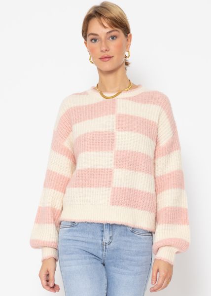 Flauschiger Pullover mit versetzten Blockstreifen - rosa-offwhite