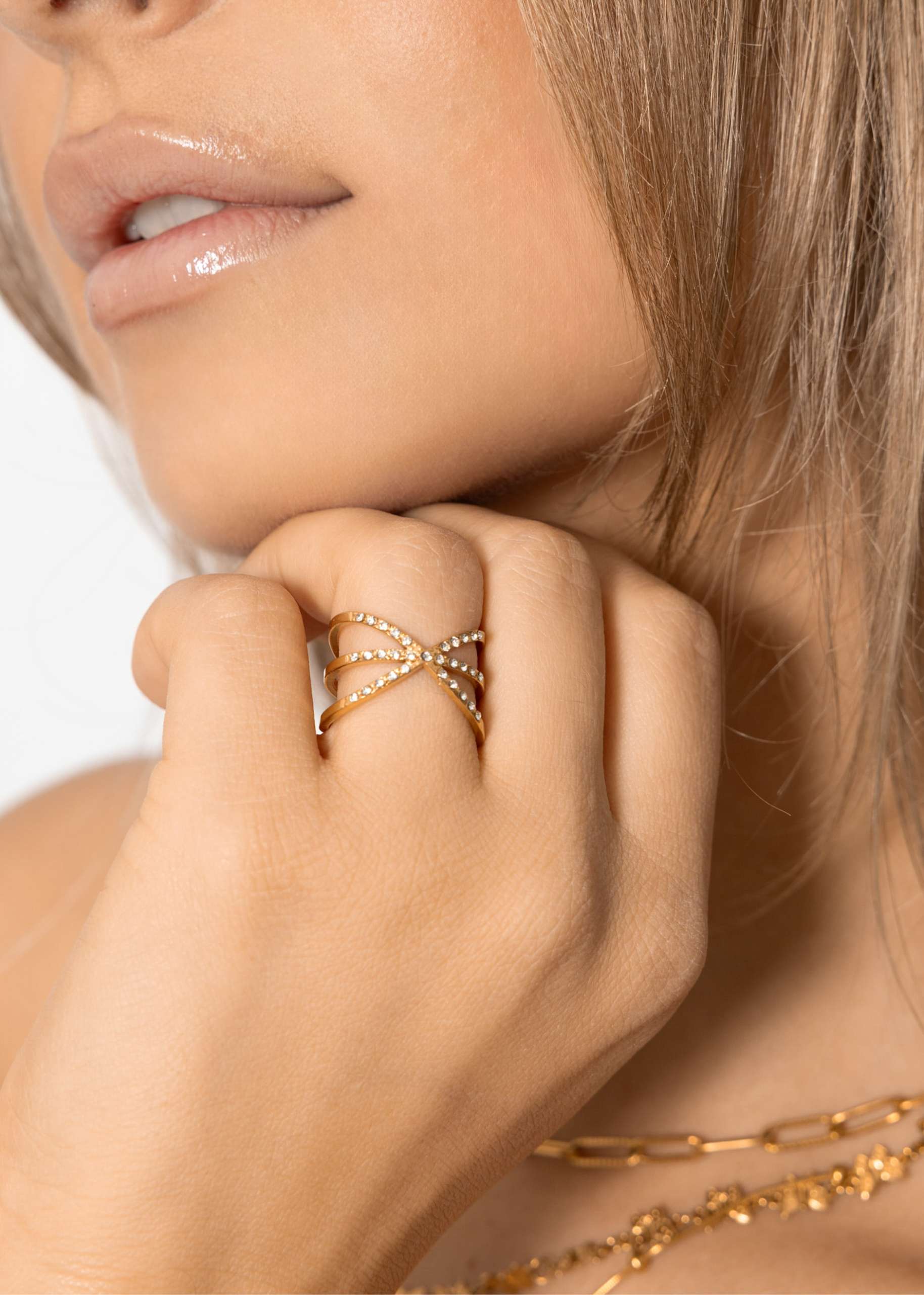 Ring mit funkelnden Stegen - gold