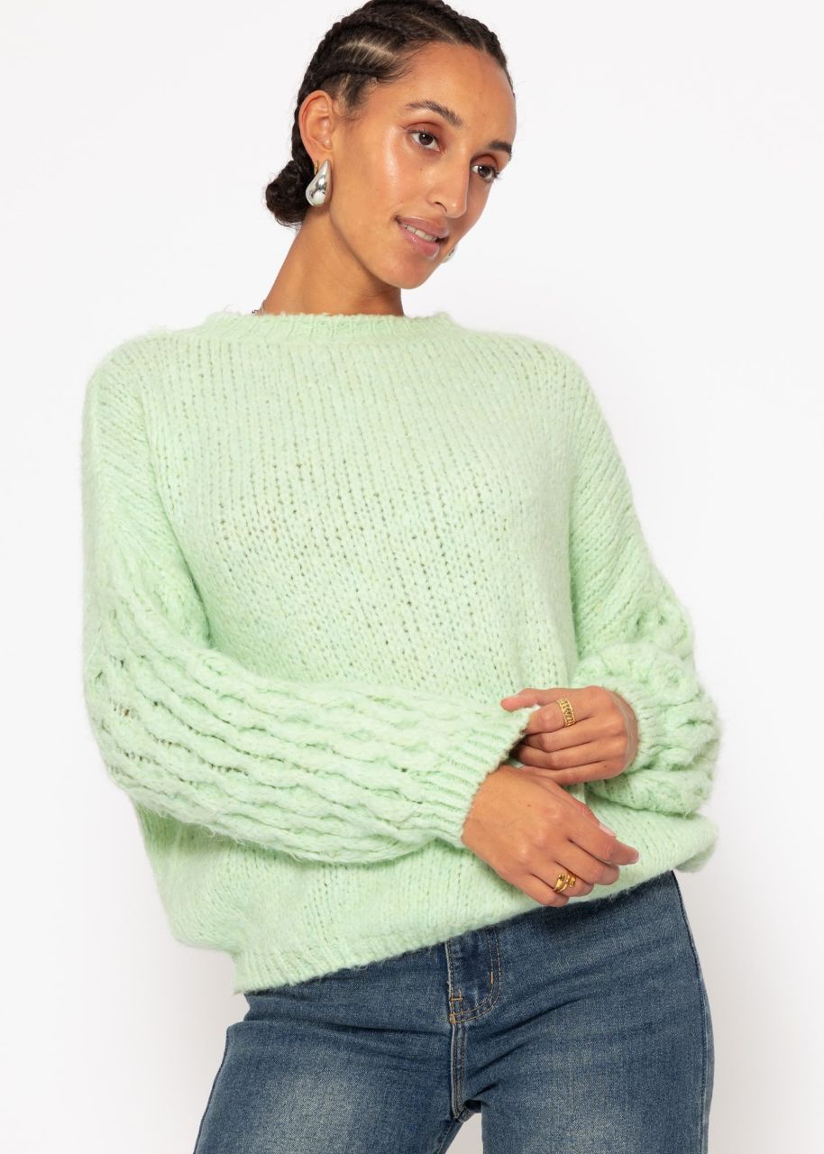 Flauschiger Strickpullover - salbeigrün