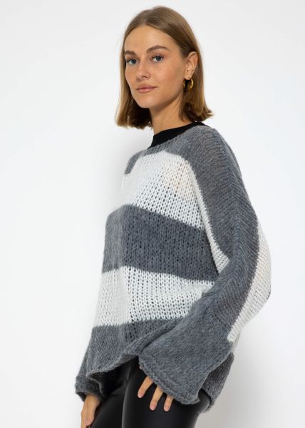 Locker gestrickter oversize Pullover - grau-weiß
