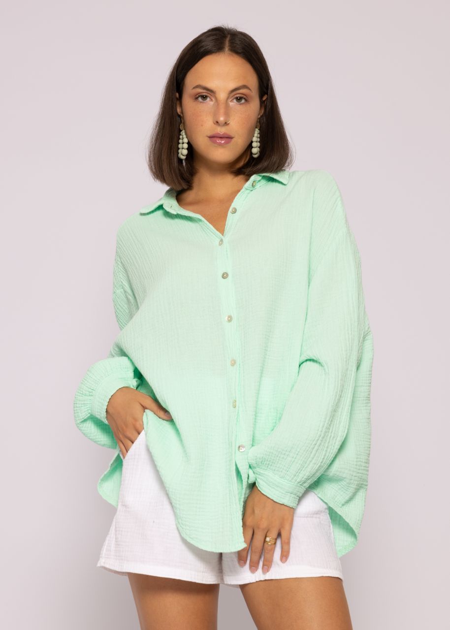 Ultra oversize Musselin-Blusenhemd, kürzere Variante, hellgrün