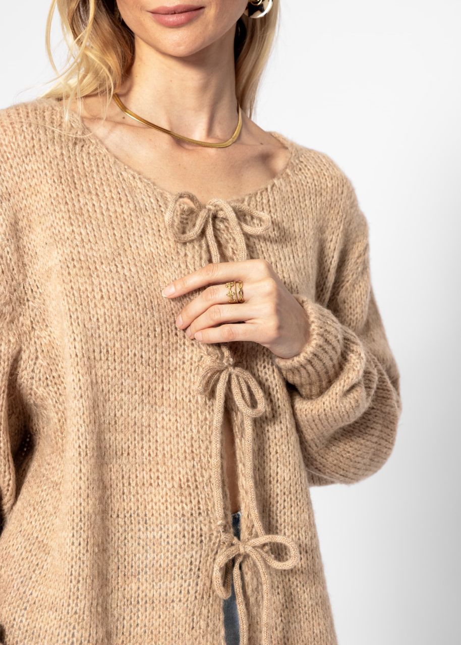 Strickjacke mit Schleifenverschluss - beige